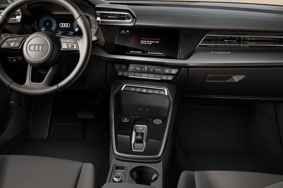 Audi A3 ספורטבק חבילת SLINE LUX — פנים הרכב