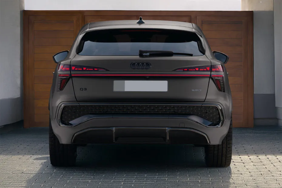 Audi Q3 ספורטבק 35 TFSI חבילת אבזור Design — מבט חוץ