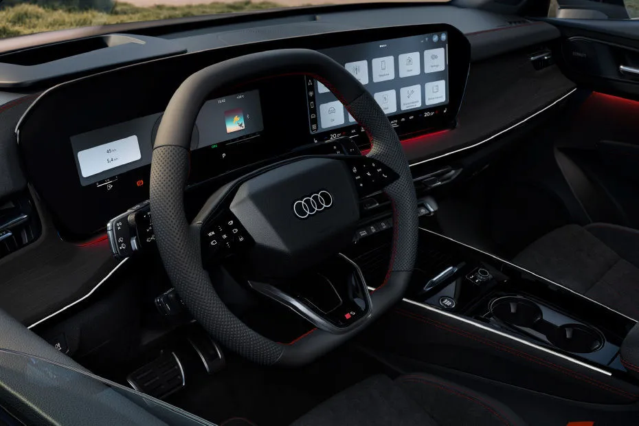Audi Q3 ספורטבק 35 TFSI חבילת אבזור Design — פנים הרכב