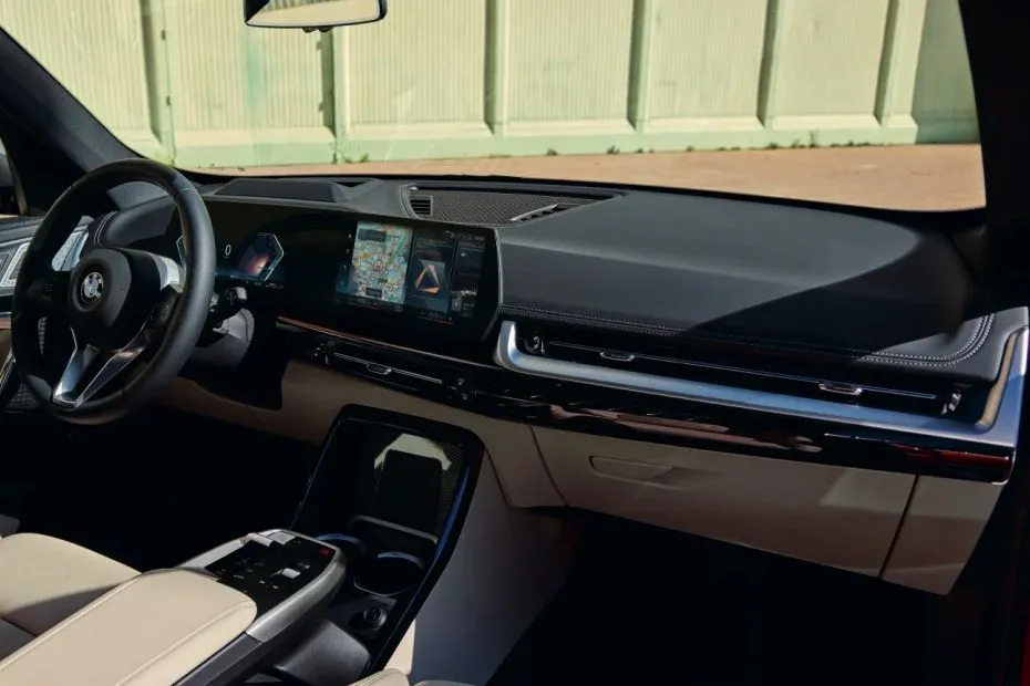 BMW x1 — פנים הרכב