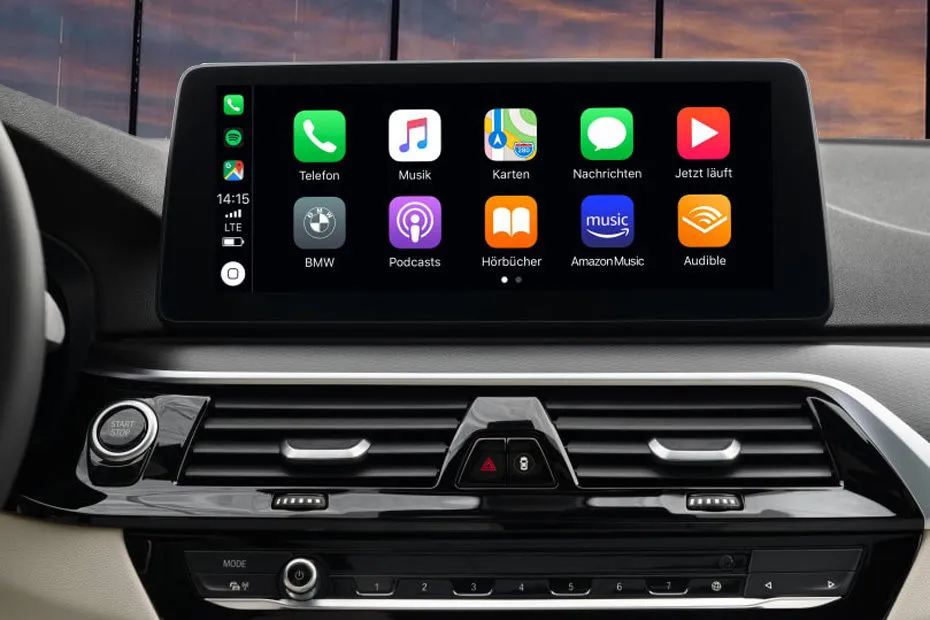 BMW x4 — פנים הרכב