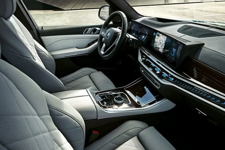 BMW x5 — פנים הרכב