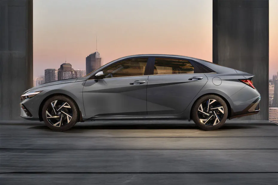 Hyundai Elantra — מבט חוץ