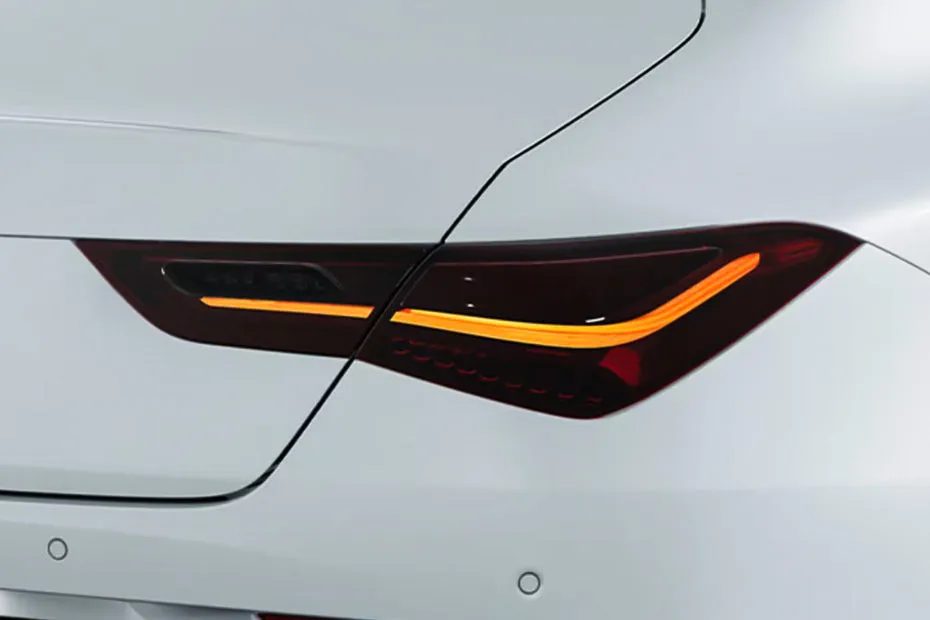 Mercedes-Benz cla 200 סיגניצר AMG LINE — מבט חוץ