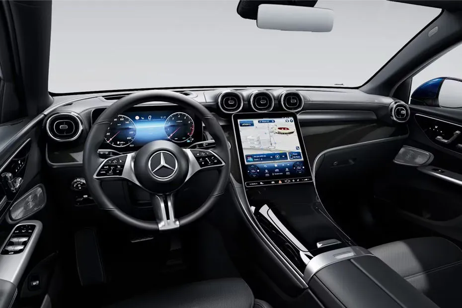 Mercedes-Benz glc 300 קופה — פנים הרכב