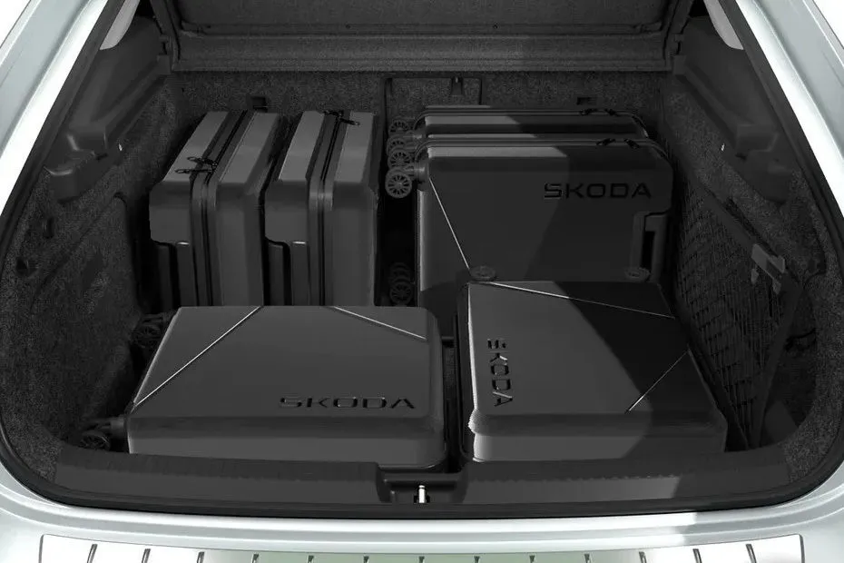 Škoda Superb — פנים הרכב